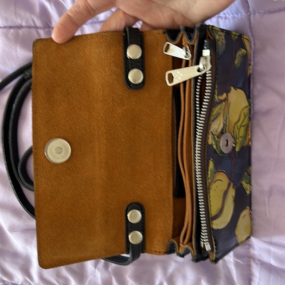 Patricia Nash Leather Balloi Positano Limon
Crossbody NWOT comes with Dustbag - Picture 3 of 8